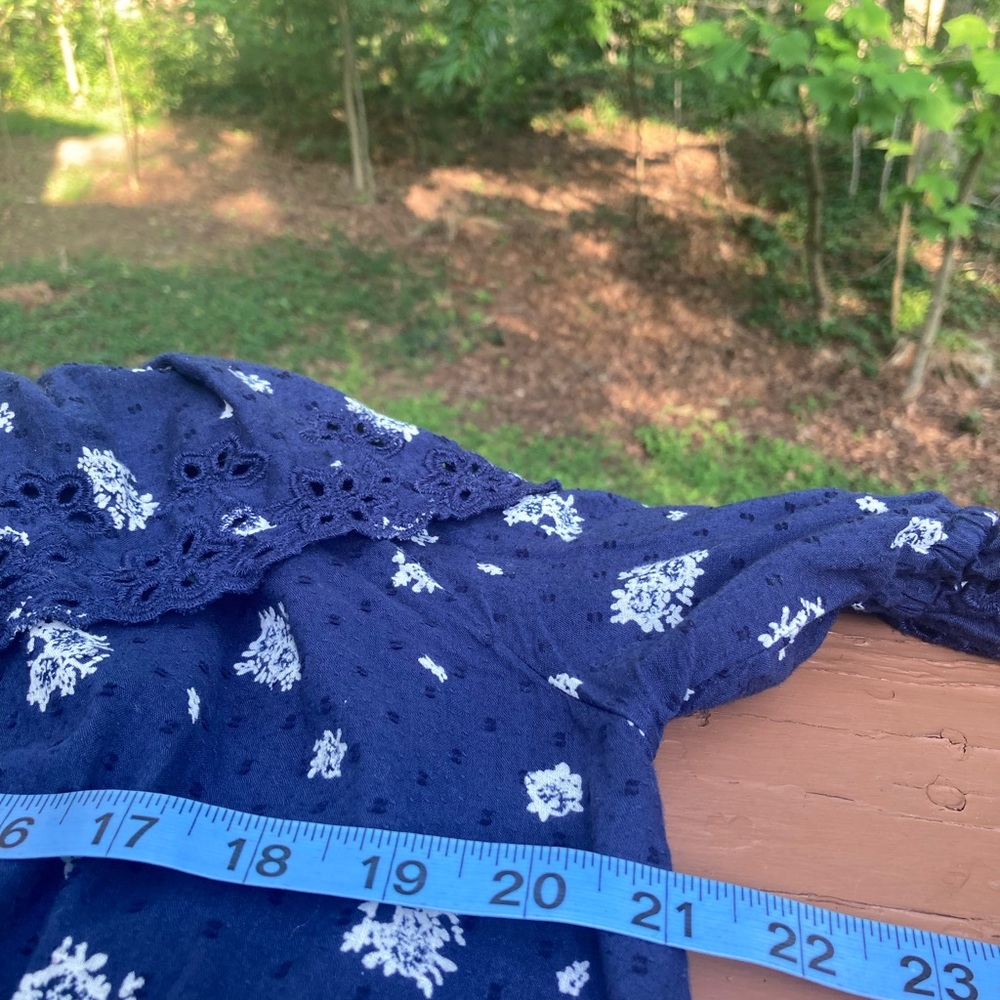 Universal Thread blue ruffle top - Picture 6 of 8